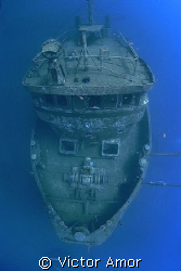 Over the wreck by Victor Amor 